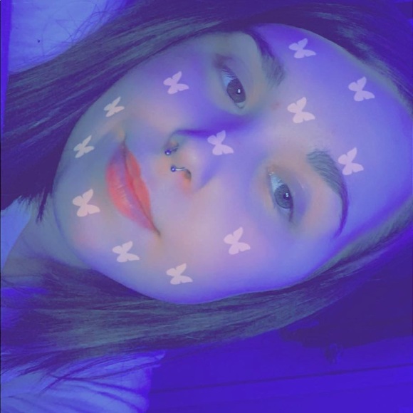 Meet your Posher, Mia - Picture 1 of 1